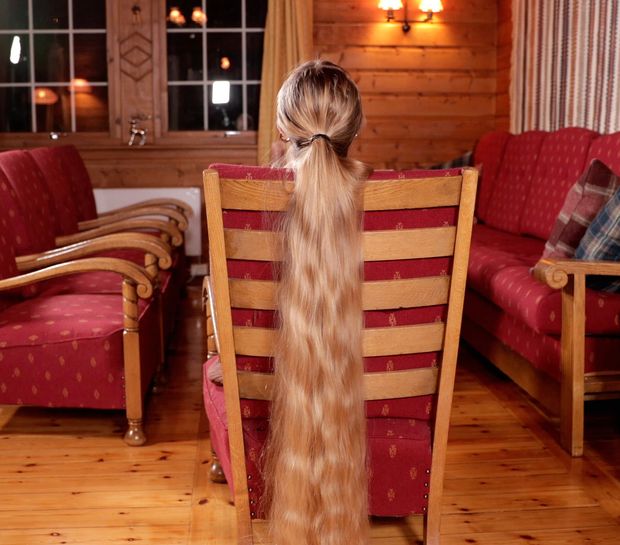 VIDEO - Perfect wavy ponytail sliding