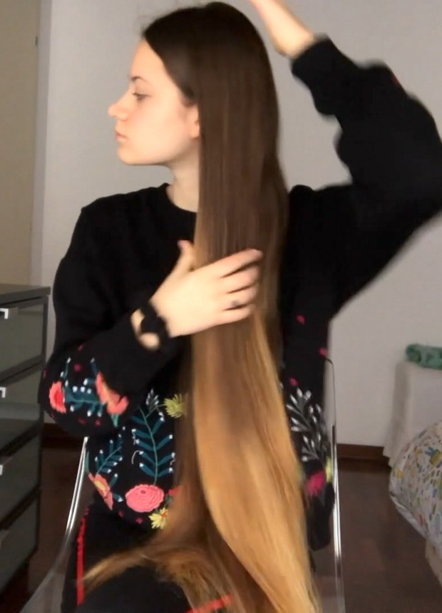 VIDEO - Ottavia&#x27;s freshly trimmed hair