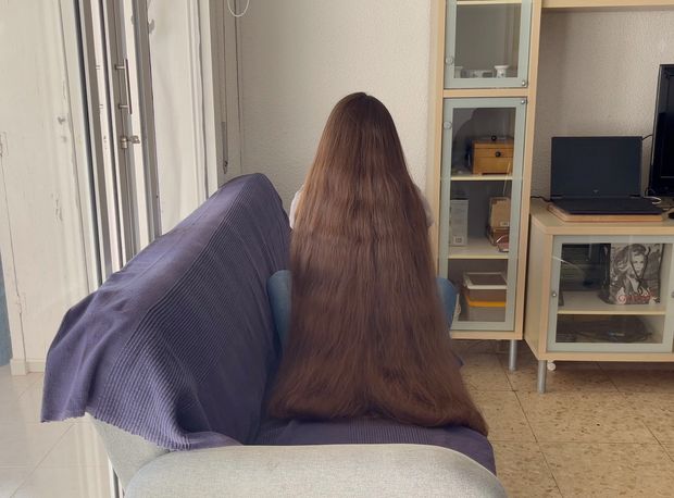 VIDEO - Thick and elegant hair bun display