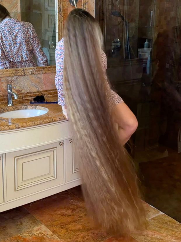 VIDEO - Extreme super thick and long hair