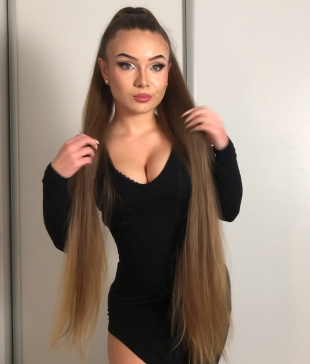 VIDEO - Super elegant ponytail display