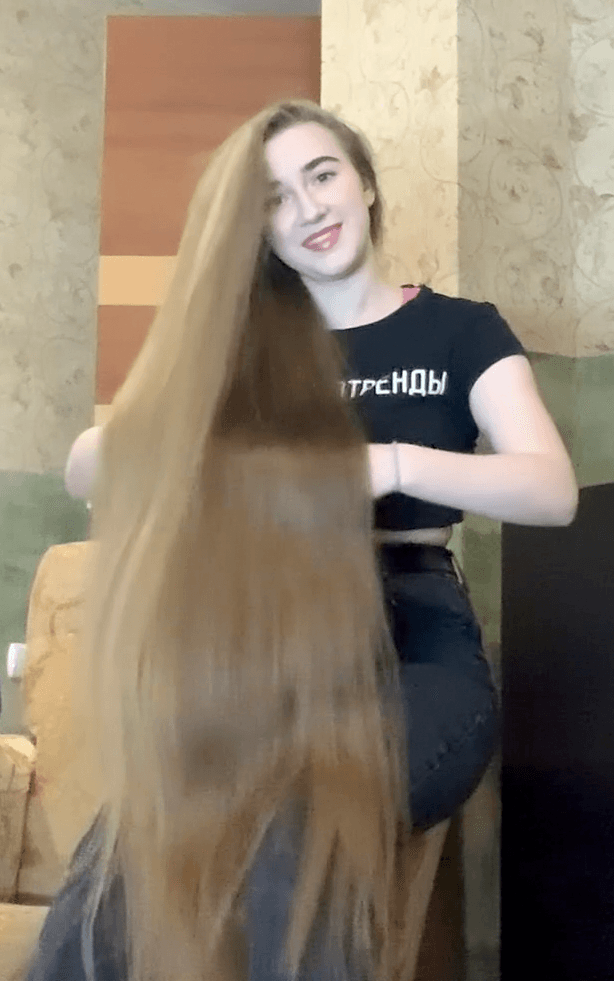 VIDEO - Soft, silky blonde knee length hair