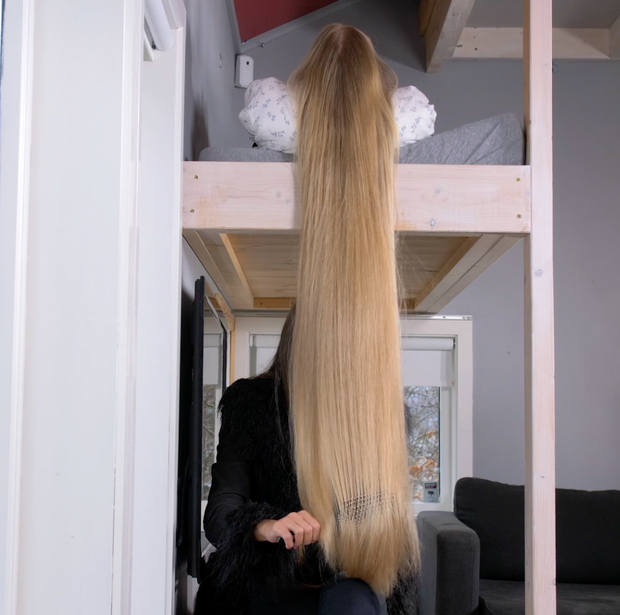 VIDEO - Celina playing with super long blonde hair