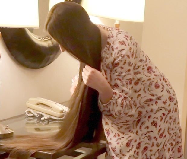 VIDEO - Antonia at the hotel