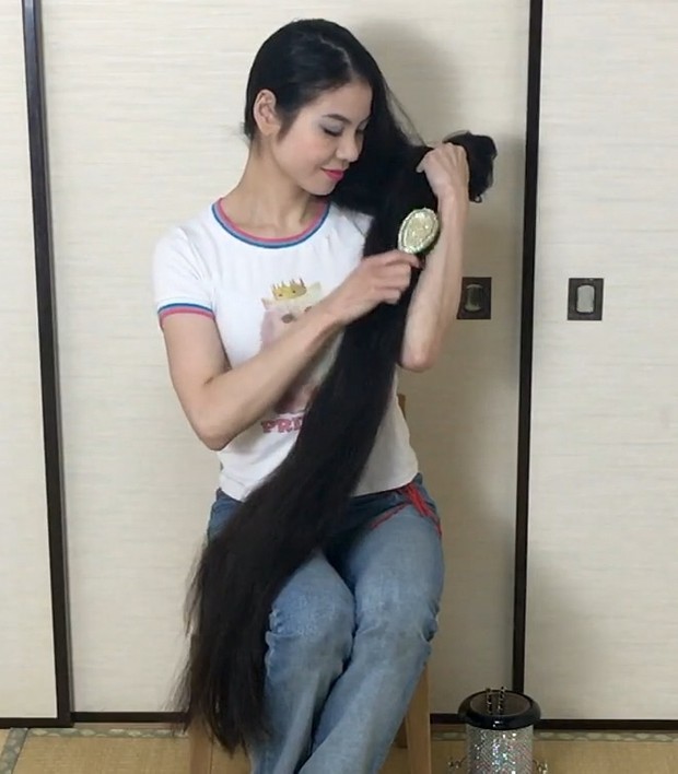 VIDEO - Rin&#x27;s massive black mane