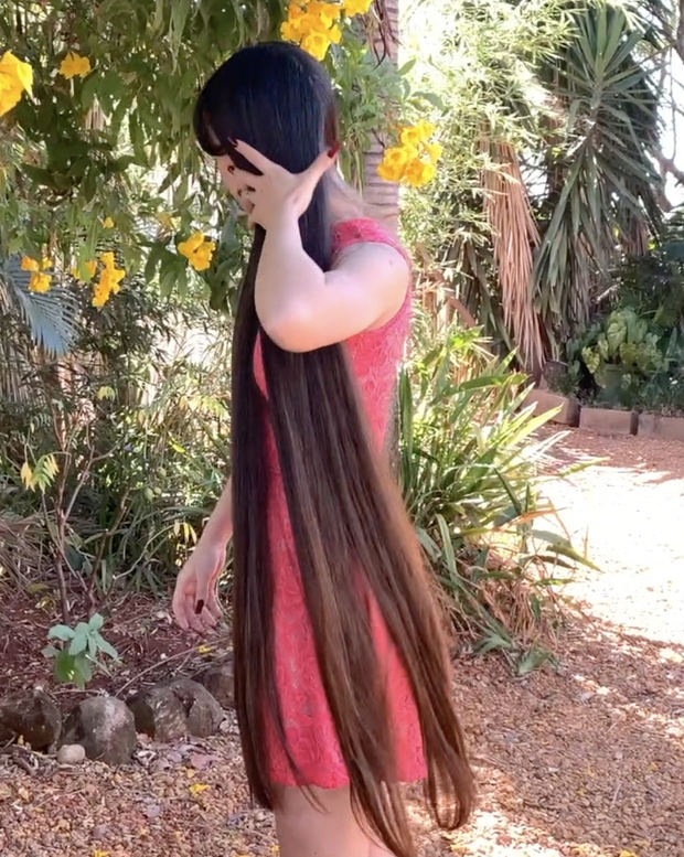 VIDEO - Stefany, the summer Rapunzel