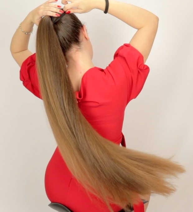 VIDEO - Tight, high ponytail