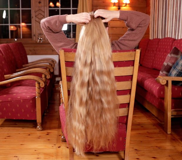 VIDEO - Perfect wavy ponytail sliding