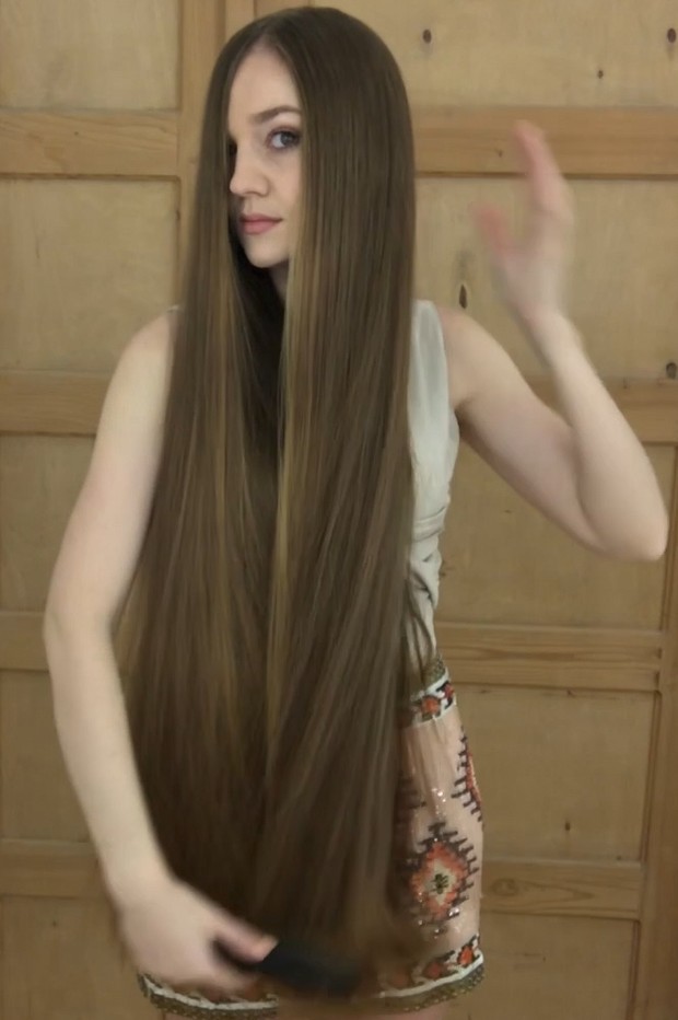 VIDEO - Covered in hair