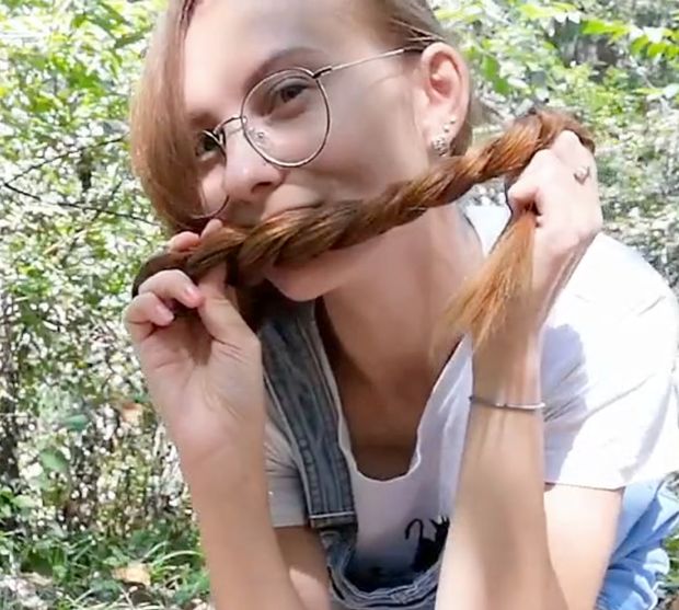 VIDEO - Maria in beautiful nature