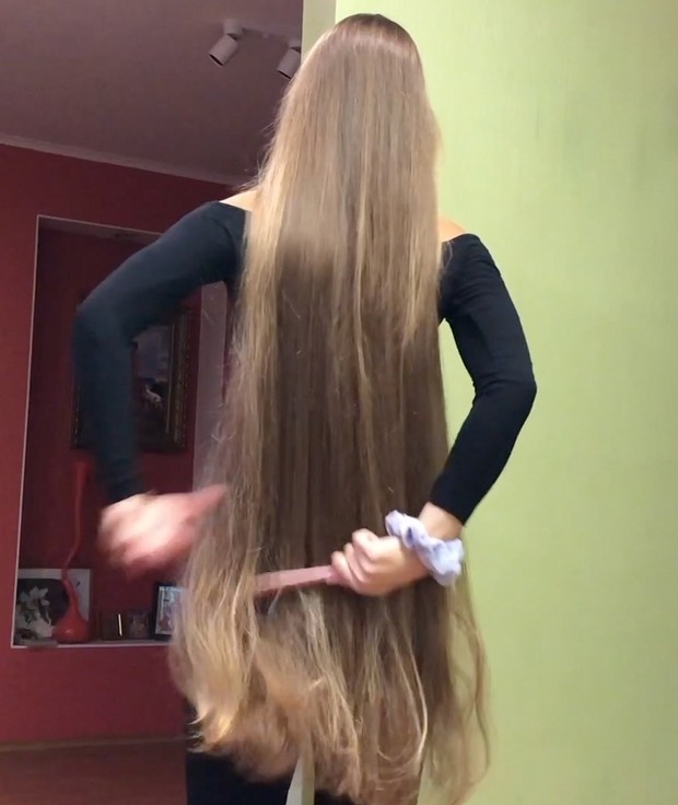 VIDEO - The ultimate ponytails
