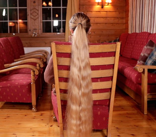 VIDEO - Perfect wavy ponytail sliding