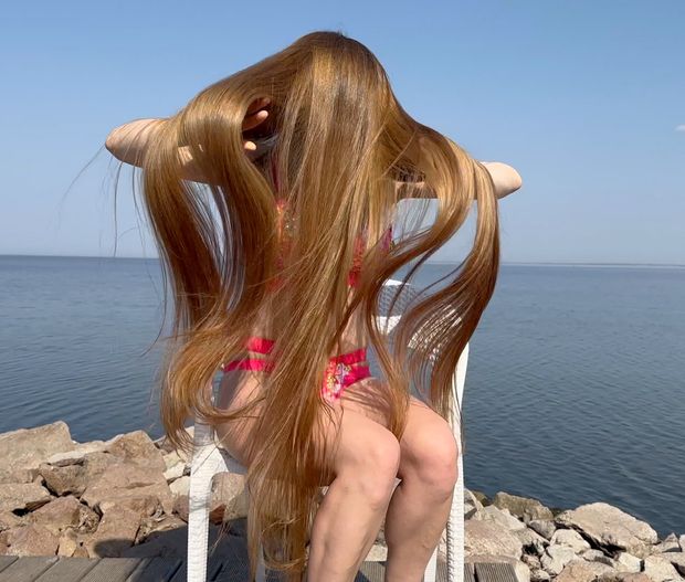 VIDEO - By the open sea