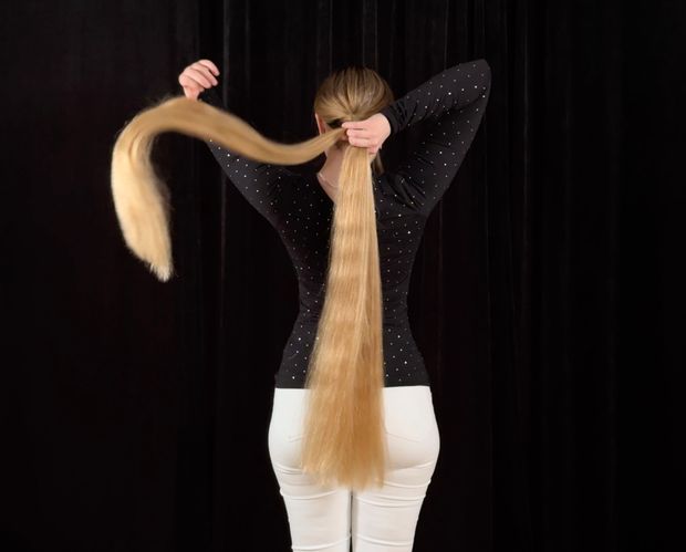 VIDEO - Braids and buns display