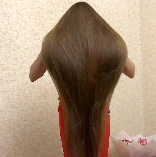 VIDEO - Elmira&#x27;s folded hair