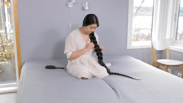 VIDEO - Tons of hair and a very long braid