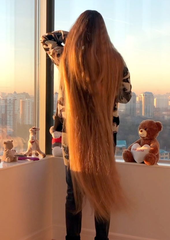 VIDEO - Heavy calf length hair