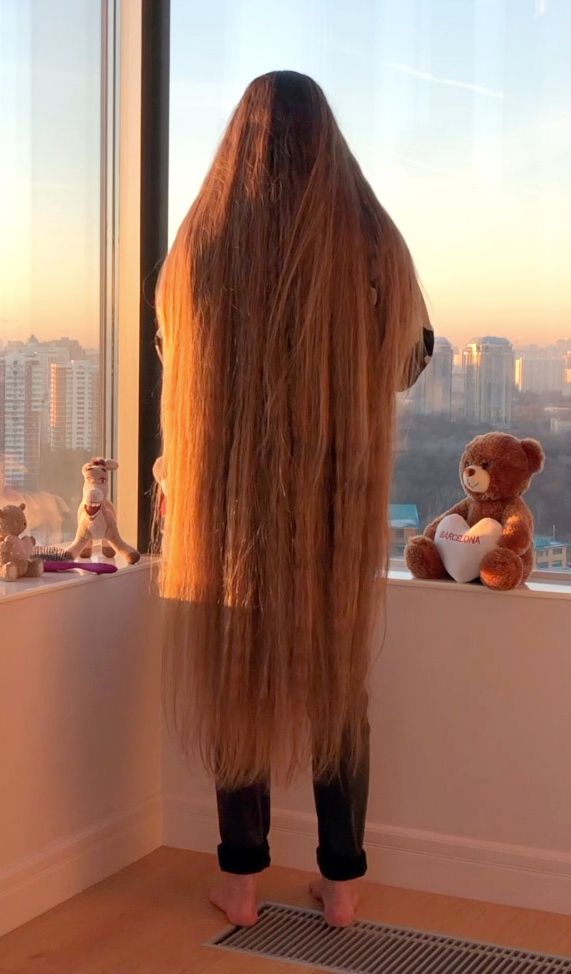 VIDEO - Heavy calf length hair