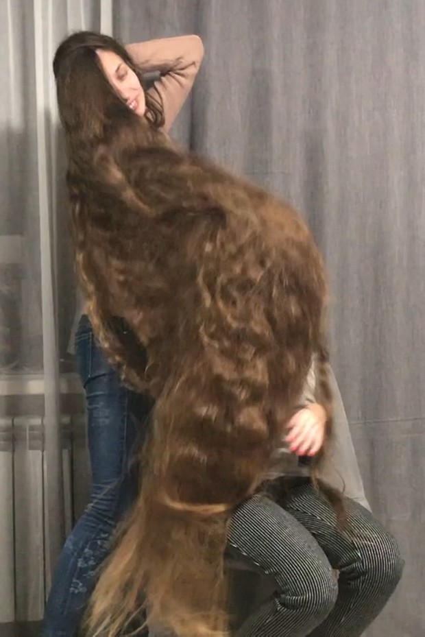 VIDEO - Extreme amount of hair