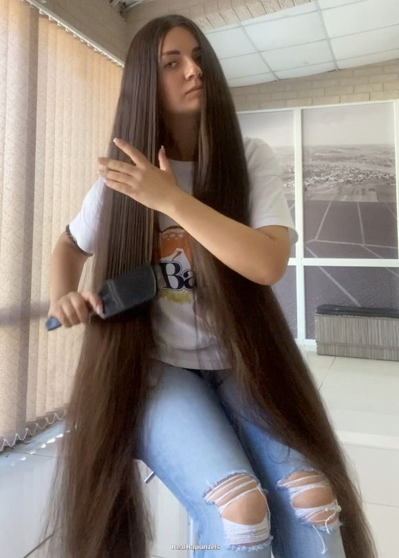 PHONE VIDEO - Insanely thick hair
