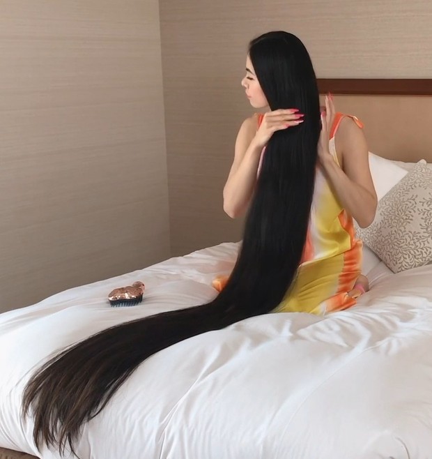 VIDEO - Tons of hair 2