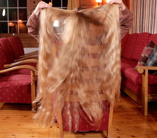 VIDEO - Perfect wavy ponytail sliding