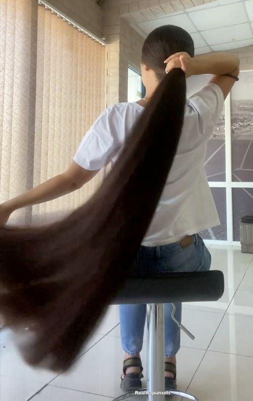 PHONE VIDEO - Insanely thick hair
