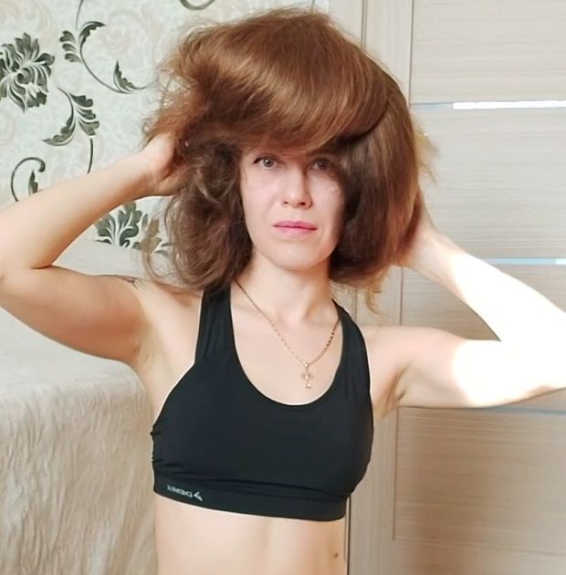 VIDEO - Extreme hair smelling