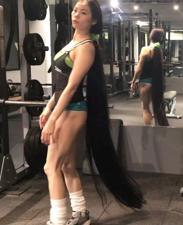 VIDEO - The longest hair at the gym