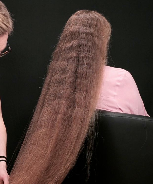 VIDEO - The hair brushing assistant