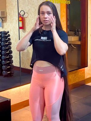 VIDEO - Super hair length in the gym