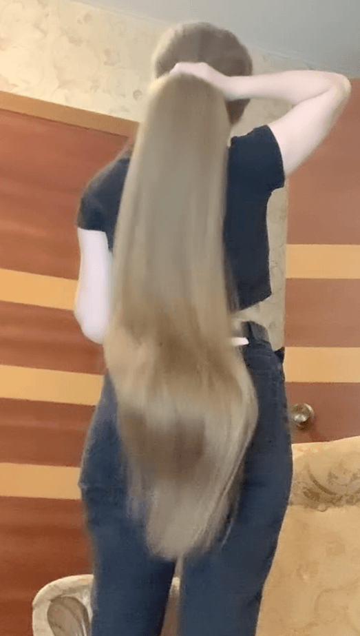 VIDEO - Soft, silky blonde knee length hair