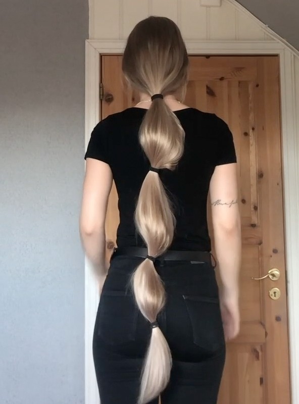 VIDEO - Victoria&#x27;s ponytail