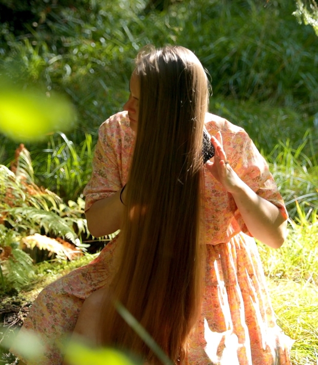 VIDEO - Magical hair brushing