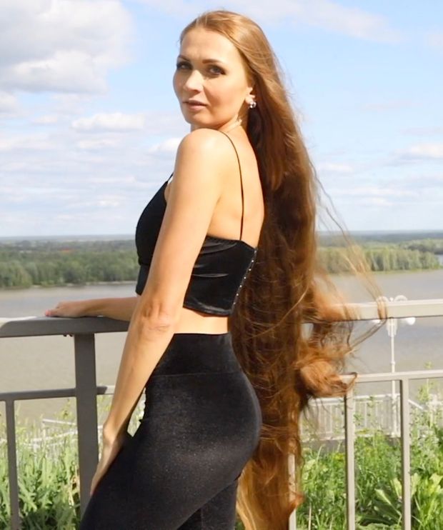 VIDEO - Perfect outdoor hair display