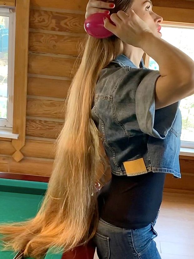 VIDEO - Pool table Rapunzel