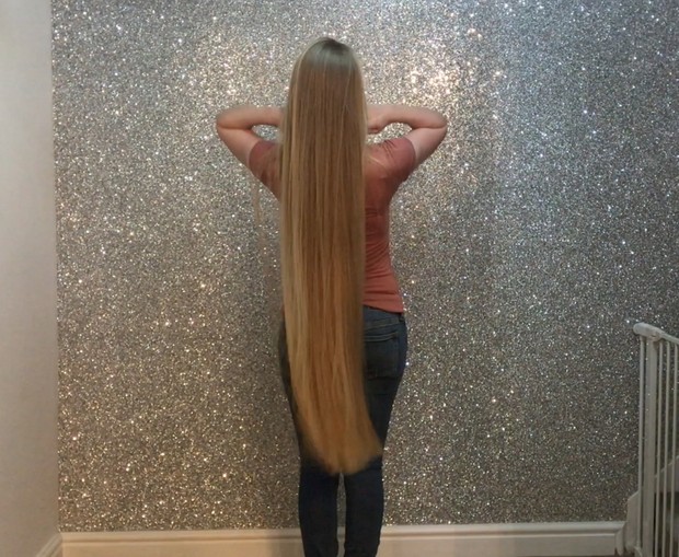 VIDEO - Long, healthy, silky, straight