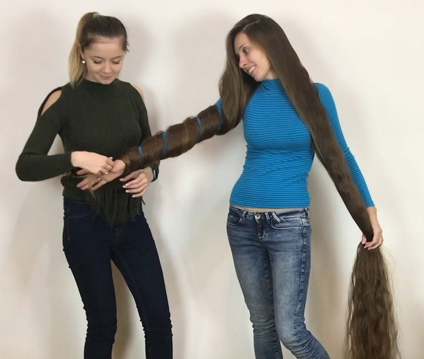 VIDEO - Longer than floor length