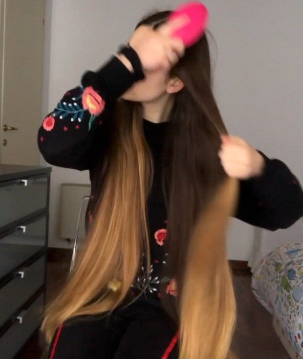 VIDEO - Ottavia&#x27;s freshly trimmed hair