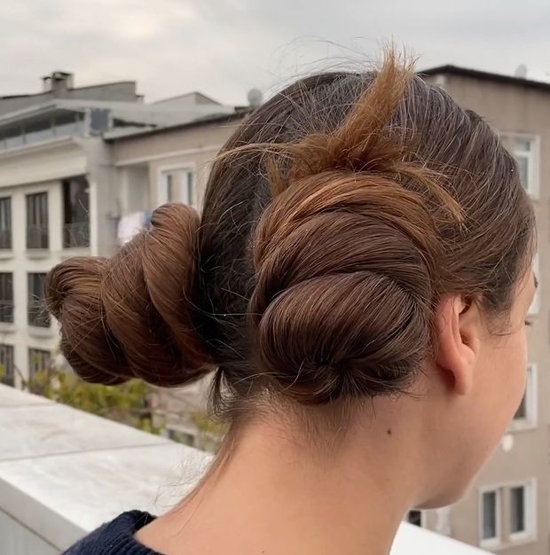 VIDEO - The girl with the huge buns