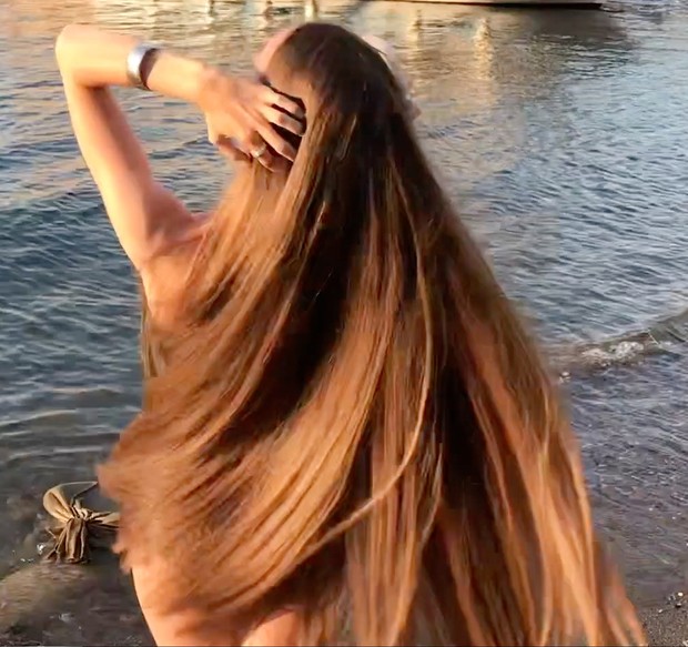 VIDEO - Boats, water and hair