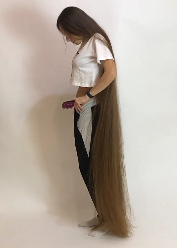 VIDEO - The DEFINITION of perfect long hair