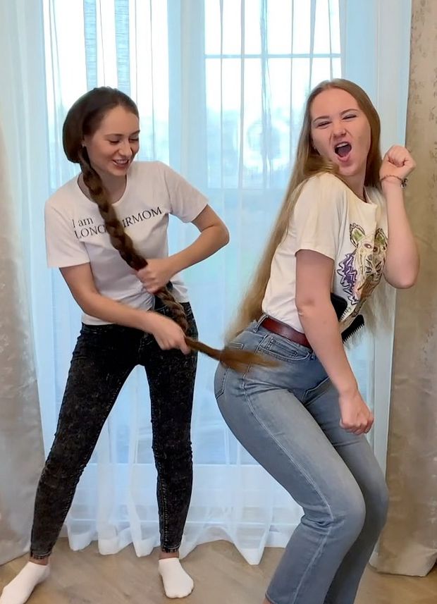 VIDEO - Two sisters with a lot of hair