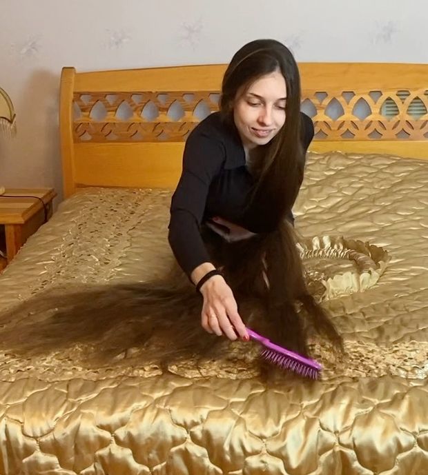 VIDEO - Rapunzel on gold