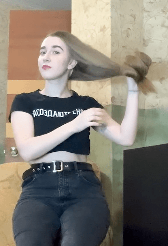 VIDEO - Soft, silky blonde knee length hair