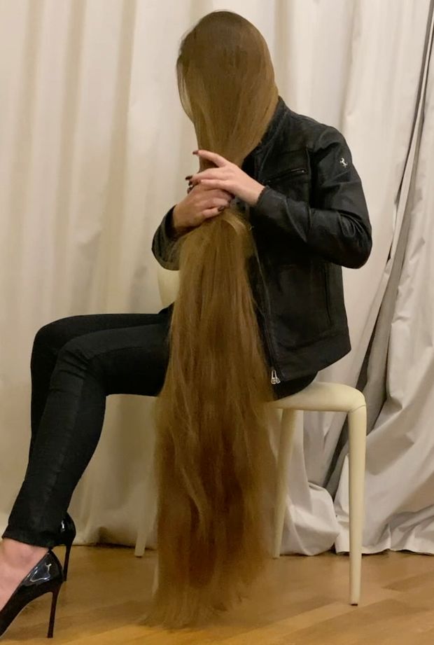 VIDEO - The hair lady