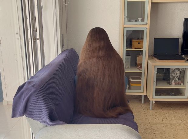 VIDEO - Thick and elegant hair bun display