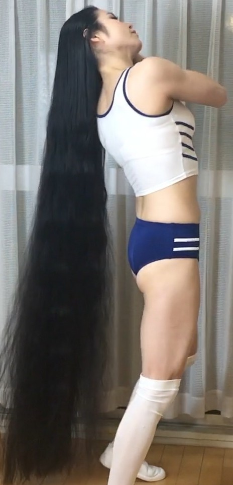 VIDEO - Rin&#x27;s workout and hair display