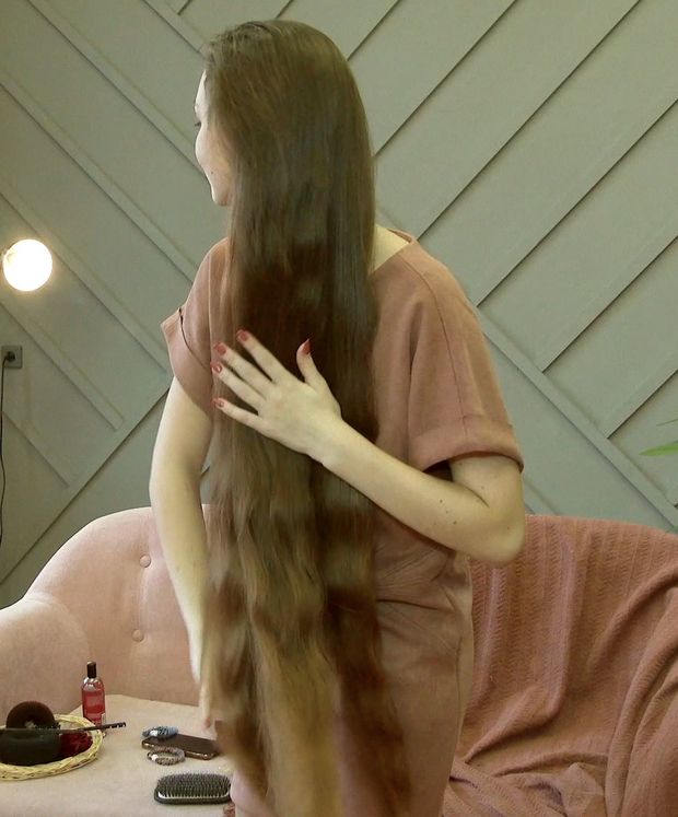 VIDEO - A beautiful, voluminous mane with a wonderful scent