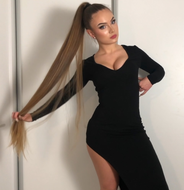 VIDEO - Super elegant ponytail display